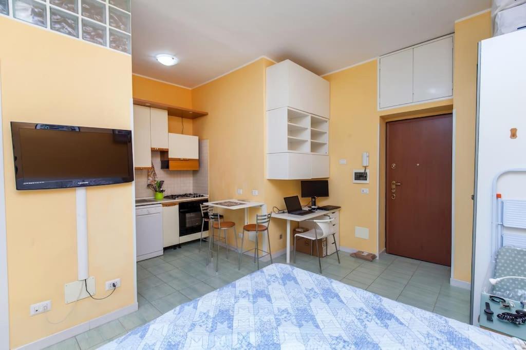 Monolocale Vicino Alla Nuova Mm5 Milan Luaran gambar